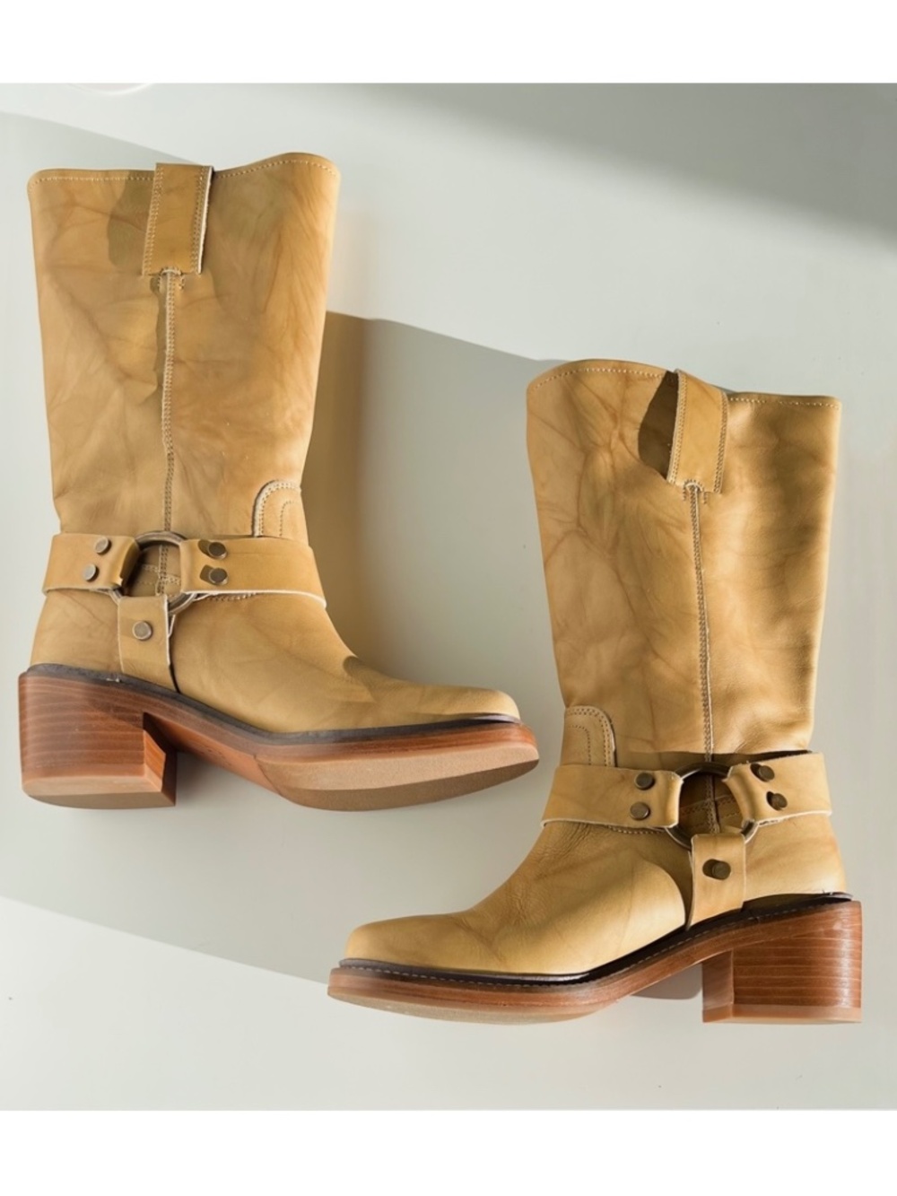 Frye Kate Harness Block Heel Leather Boots in Banana Leather. Size 8M.